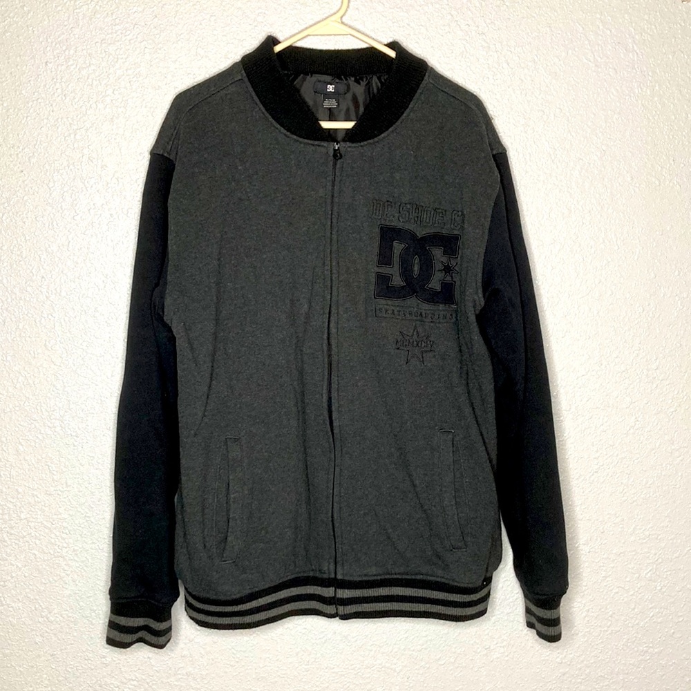 Black & dark gray DC jacket sz XL